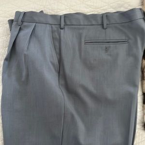 Van Heusen classic slacks 44x32